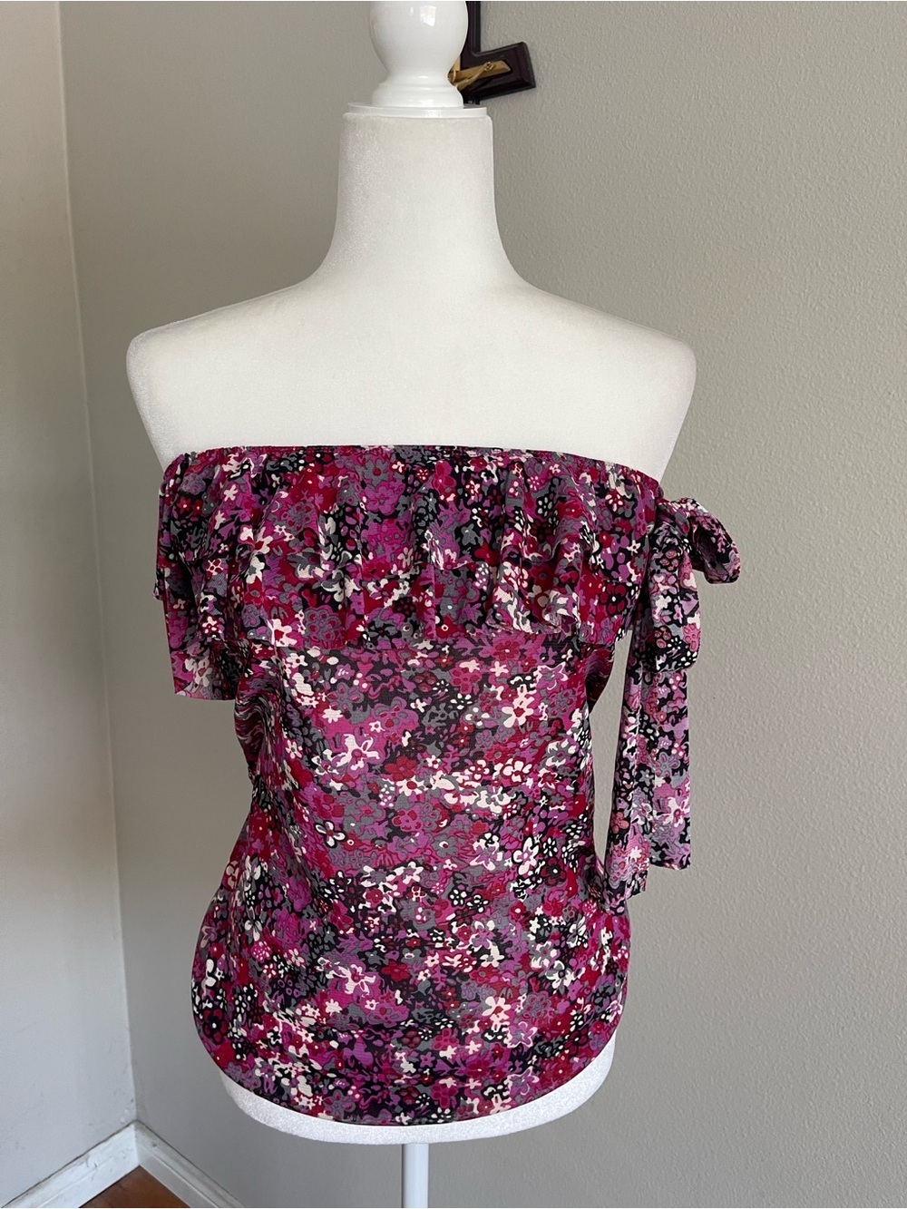 PerSeption Concept Off-Shoulder Floral Tie-Sleeve Top in Pink & Black